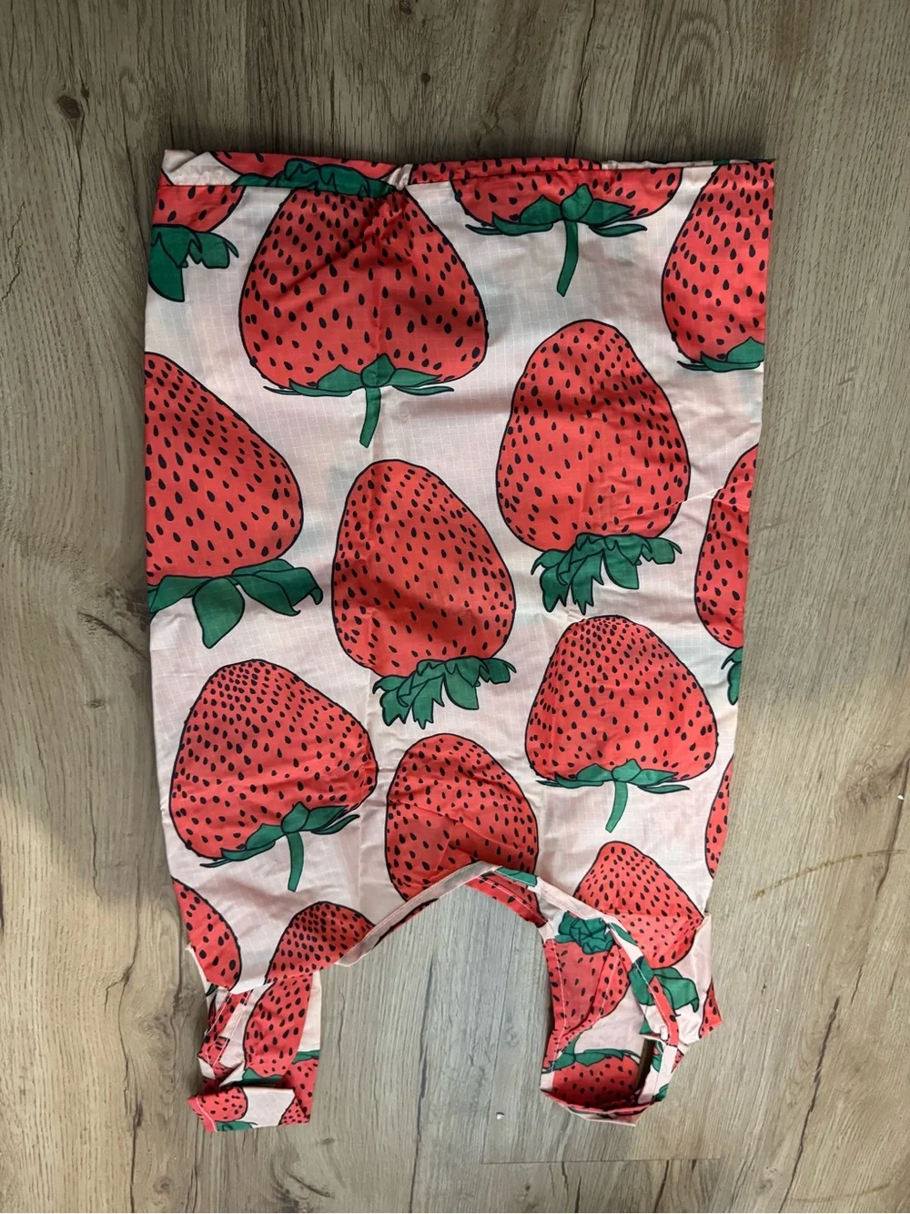 BAGGU Strawberry Print Tote in Pink and Green